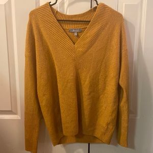 Women’s sweater, size small.